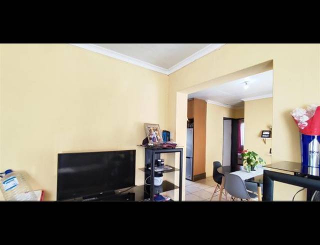 3 BEDROOM HOUSE FOR SALE IN CRYSTAL PARK